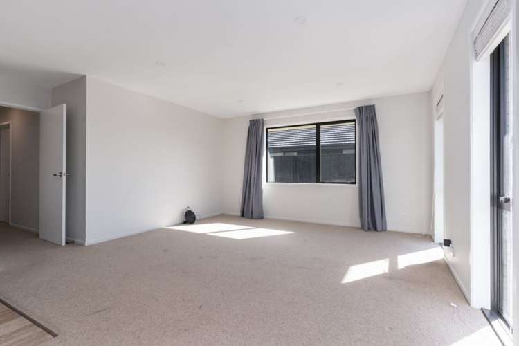 187 Faringdon Boulevard Rolleston_6