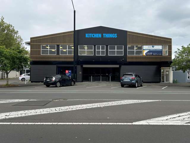 Large scale retail leasing - fringe CBD