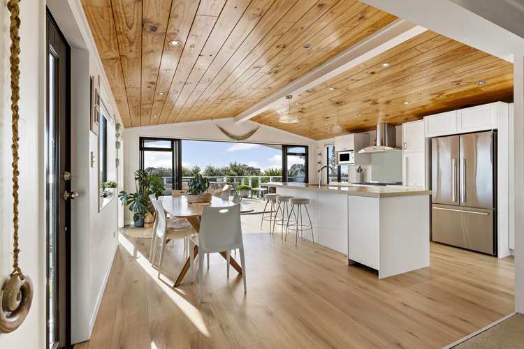 33 Pacific Parade Army Bay_9