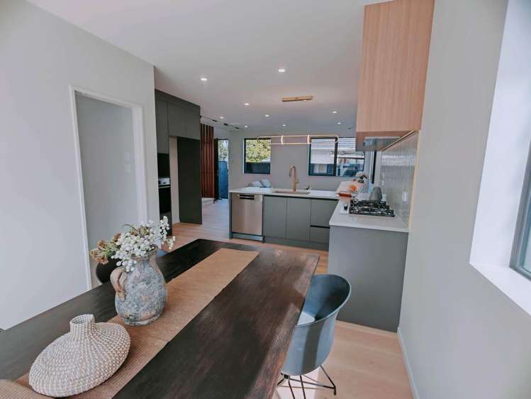 2/75 Ash Street_4