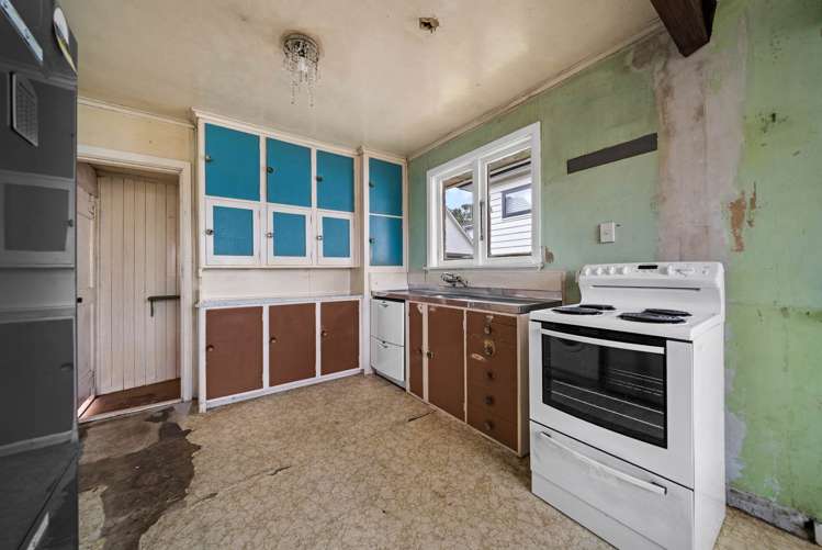 66 Staveley Avenue Hillsborough_10