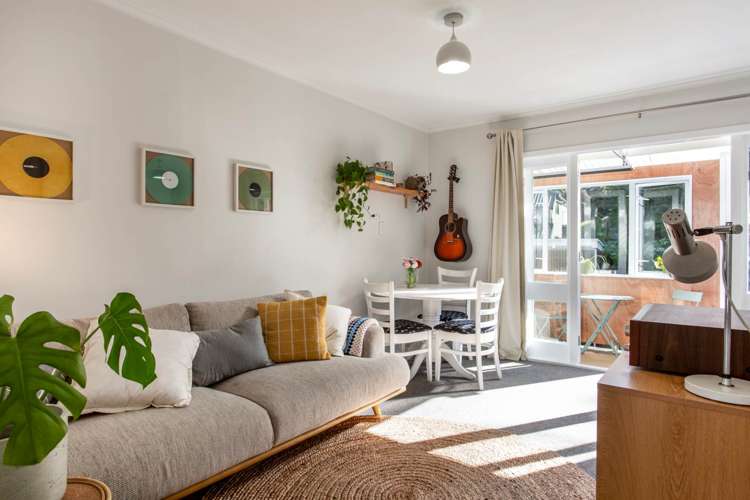2/14 St Lukes Road_3