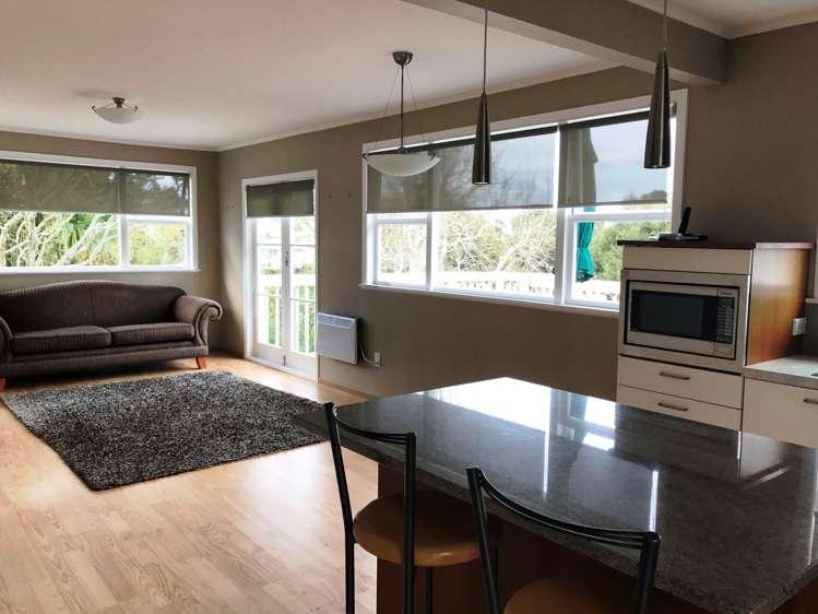 16 James Scott Place Te Atatu South_7