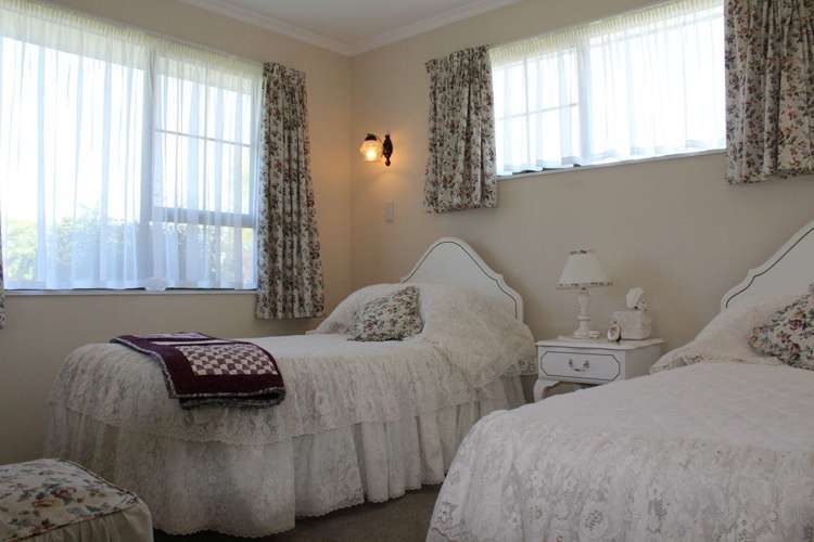 221 Middle Road Allenton_12