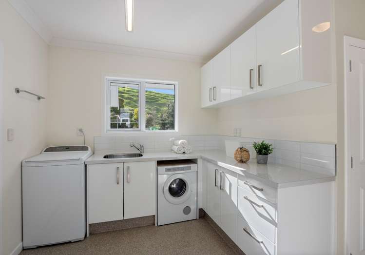 51 Paul Faith Lane Te Horo_23