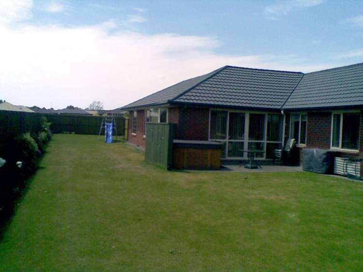 11 Kingsbridge Drive Burwood_3