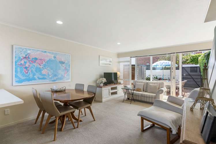 2/72 Sylvan Avenue_0