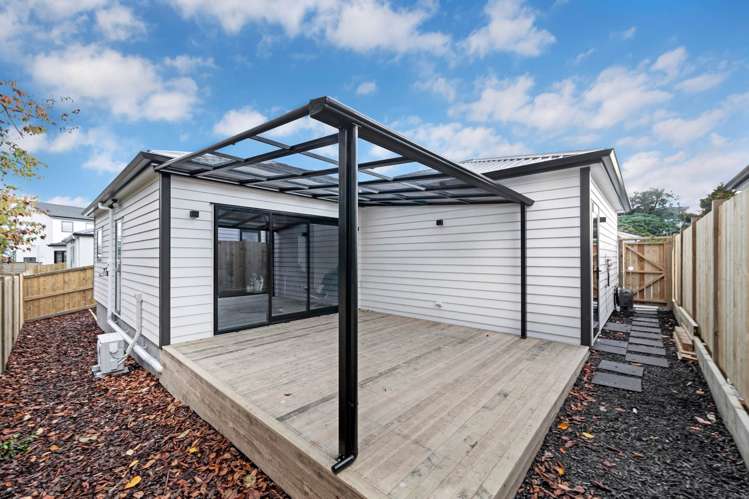 10 Furlough Road Opaheke_19