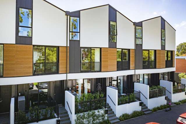 Short-Call Deadline: Superb Avon River Sanctuary