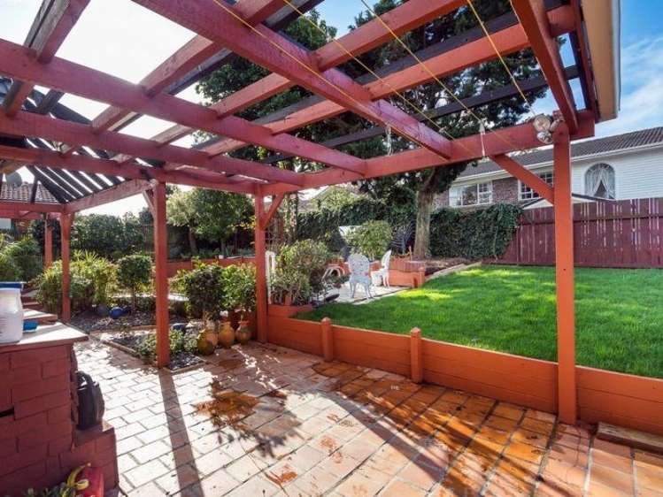 26 Olena Avenue Sunnyhills_2