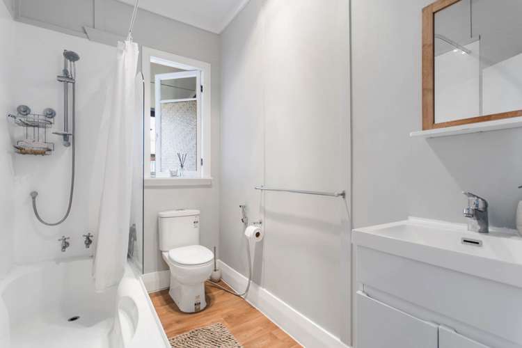 1/6 Kelvin Road Papakura_15