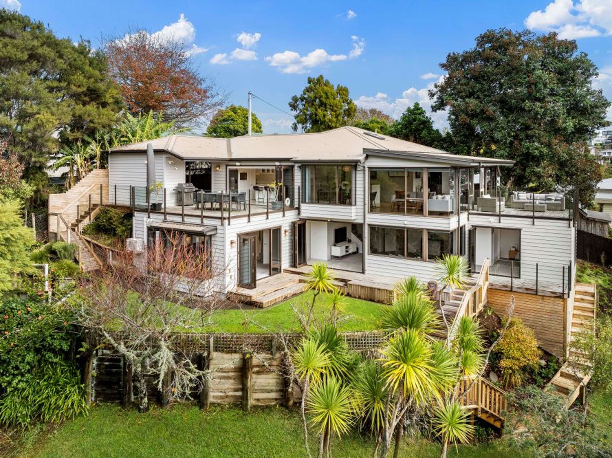 Family selling bush-clad home with ‘game changer’ turntable