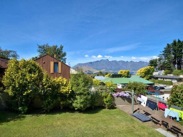 7 Greenstone Place Fernhill/Sunshine Bay_4