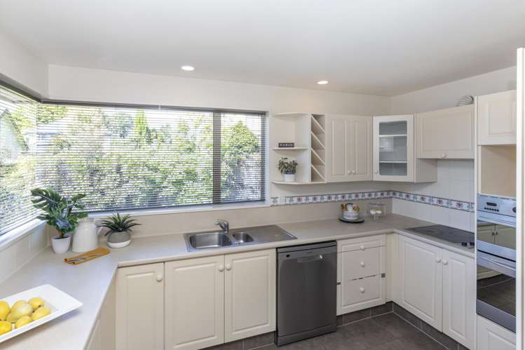 2/37 Avonhead Road Avonhead_1