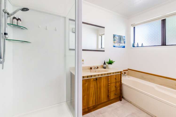 2 Malfroy Lane Raumati Beach_14