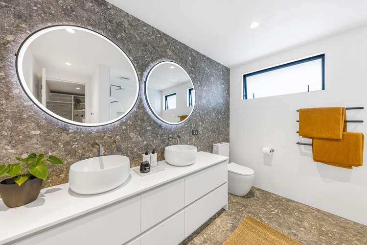 8 Miran Lane Red Beach_16