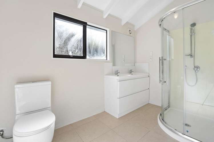 7A & 1/7A Tirimoana Road Te Atatu South_16