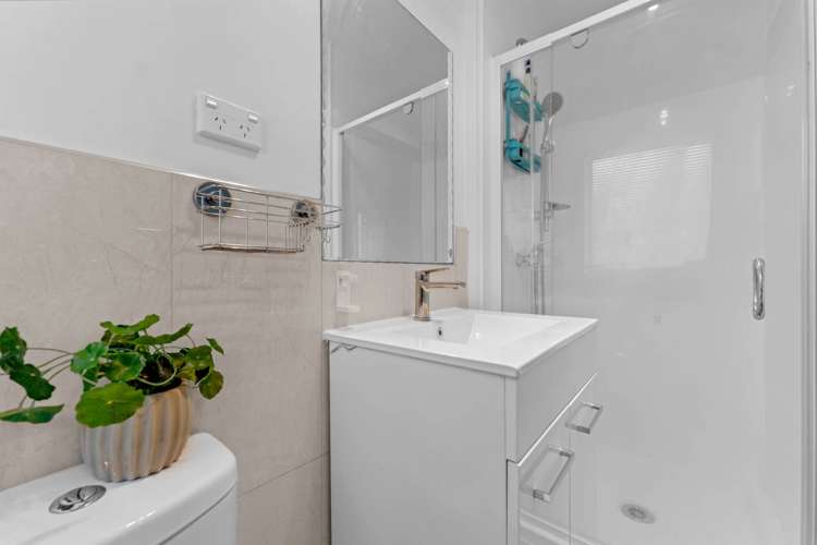 14 Shayla Place Favona_17