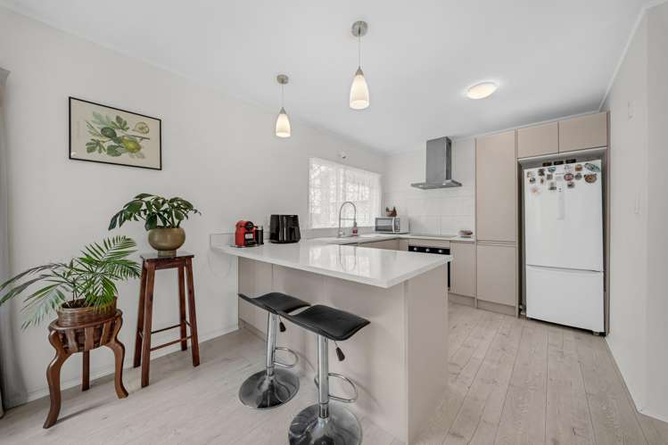 2/154 East Coast Road_5