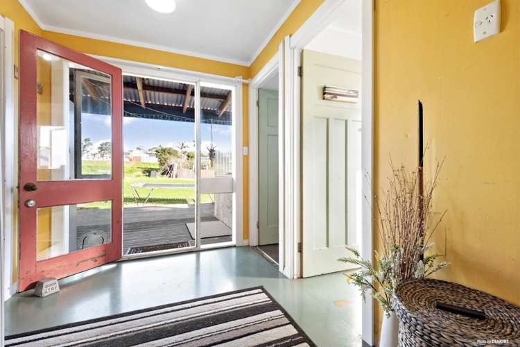 65 Clayburn Road Glen Eden_11