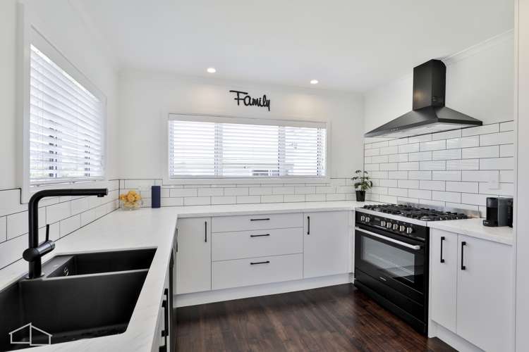 84 Shaw Road Oratia_9