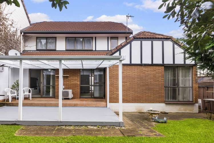 2/7 Roslyn Road Mount Wellington_11