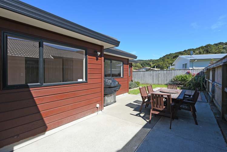 23 Sun Valley Grove Wainuiomata_10