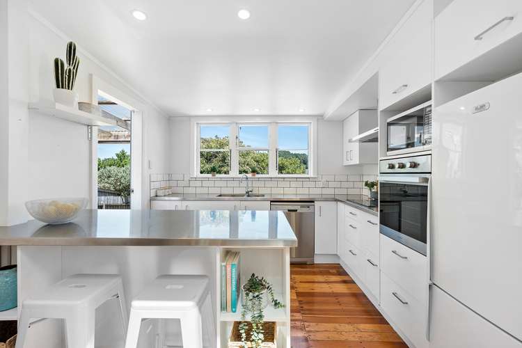 9 Tarawera Road Johnsonville_6