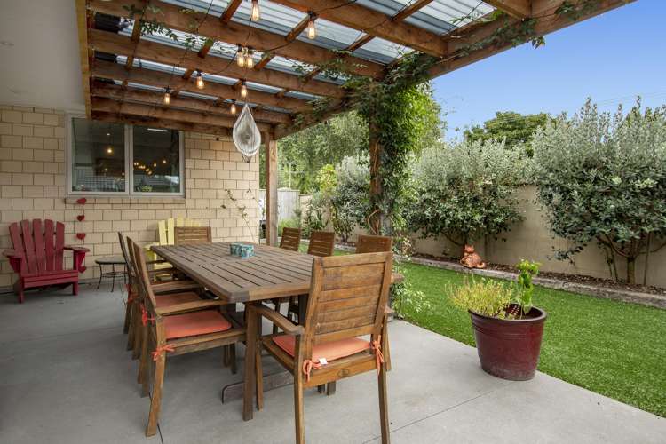 6 Horsley Grove Pyes Pa_17