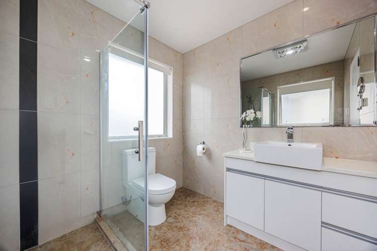 5 Castlederg Drive Flat Bush_10