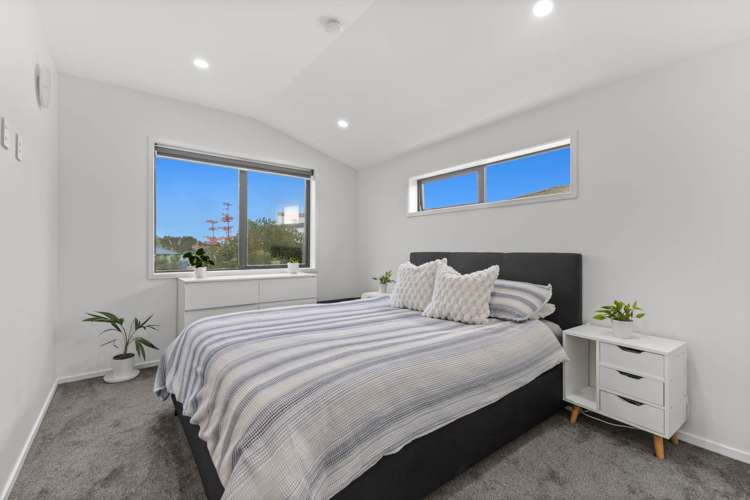 2/7 Gambare Place Wattle Downs_8