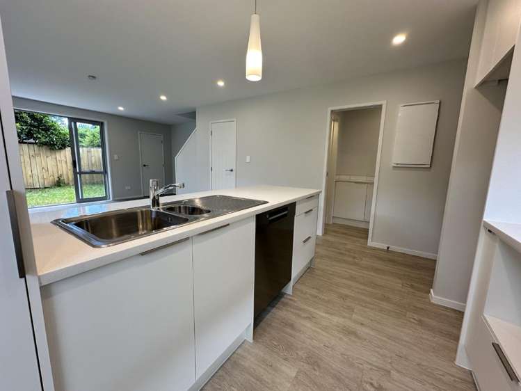 8/51 Wharf Road 1801_6