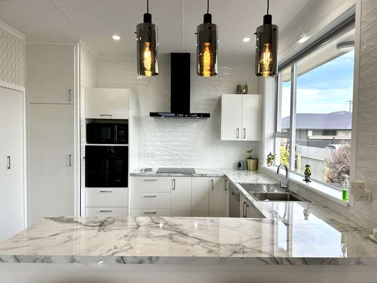 397 North Road Waikiwi_14