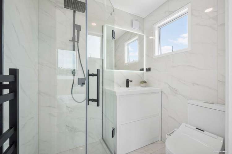 1/11 Tonkin Drive Sunnynook_8