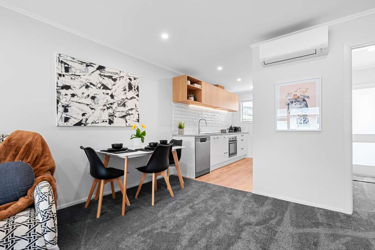 52D Whites Line West_1