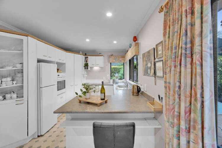 14 Sandalwood Drive Dinsdale_3