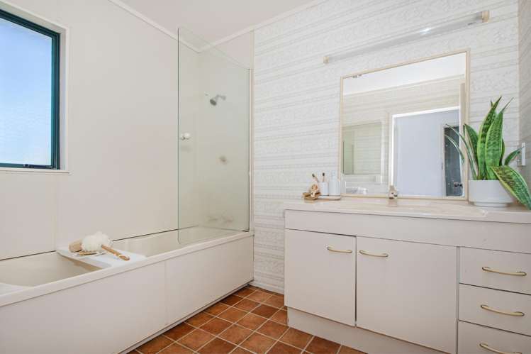 32 Panorama Drive Parahaki_9