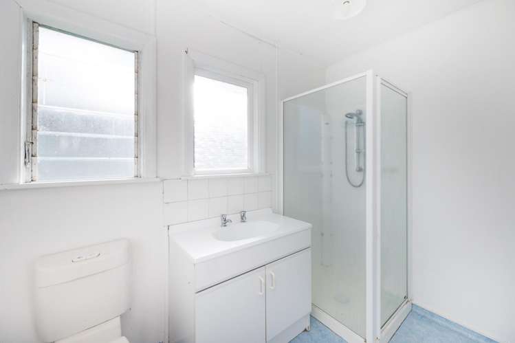 9 Somerset Crescent Highbury_11