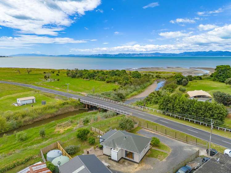 1209 East Coast Road Whakatiwai_12