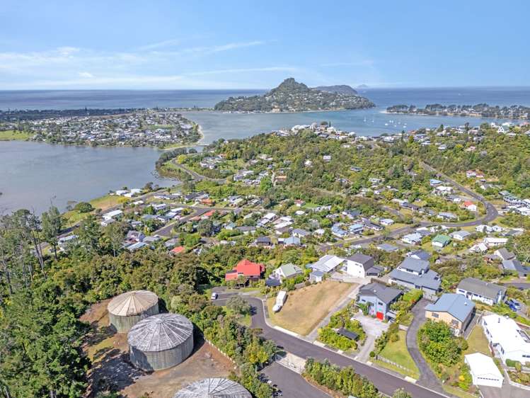 8 Hinemoa Terrace Tairua_12