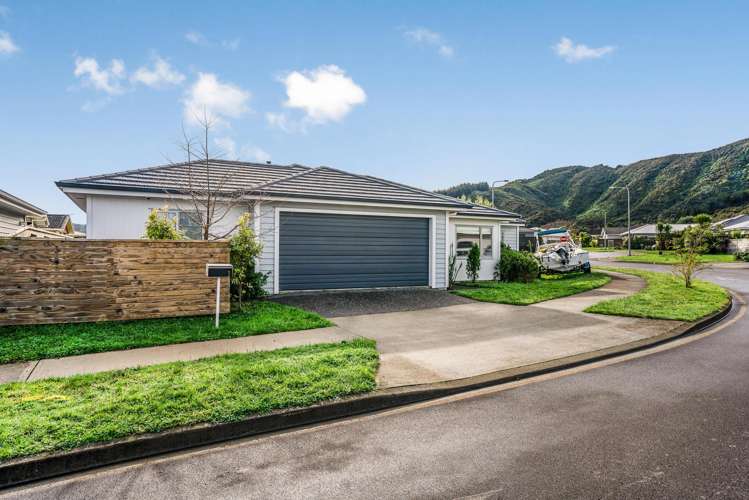 3 Henrietta Maxwell Grove Wainuiomata_16