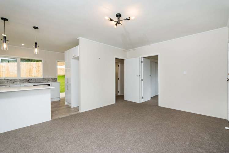 1/42 Hogans Road Glenfield_5