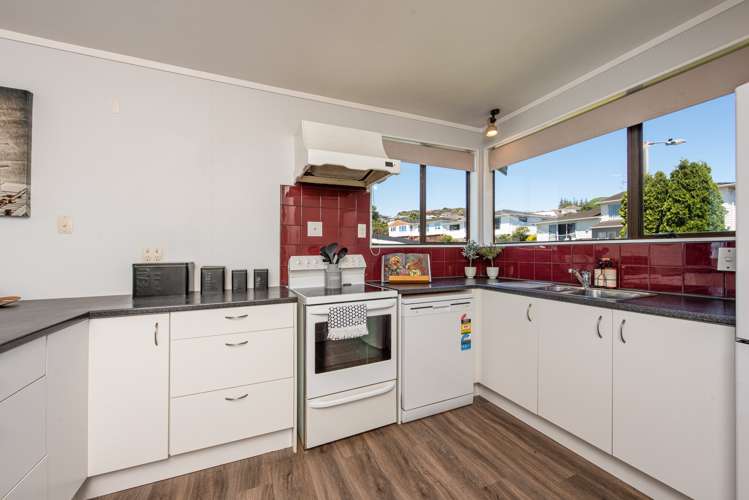 90 Tweed Road Papakowhai_12