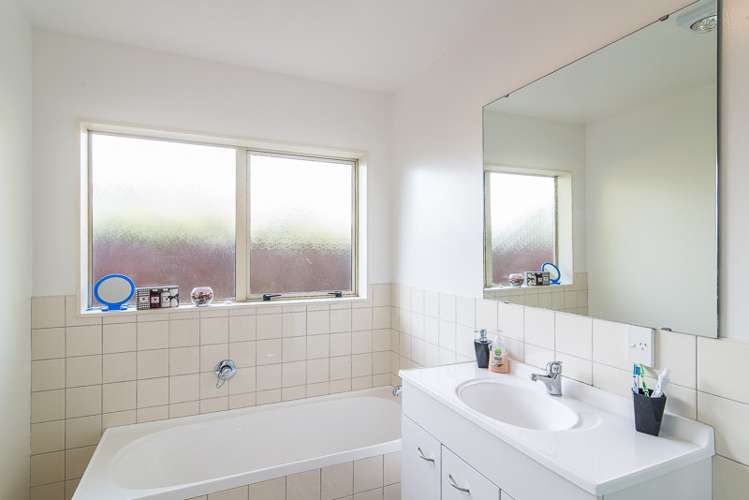 11a Waldie Grove Avalon_16