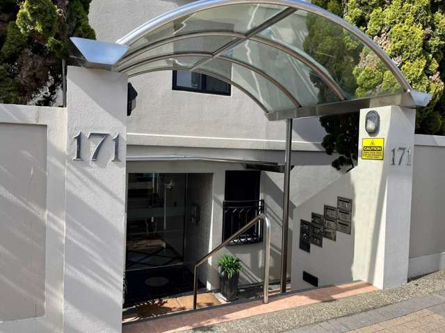 2b/171 Hurstmere Road Takapuna_1