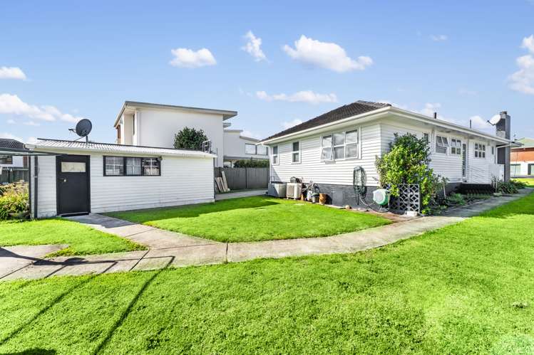 27 Shortt Avenue Mangere Bridge_10