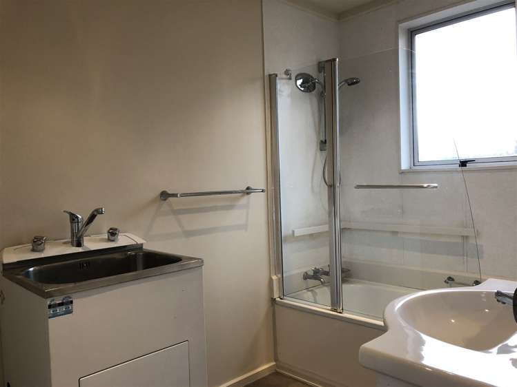 1/70 Lakewood Drive Burwood_8