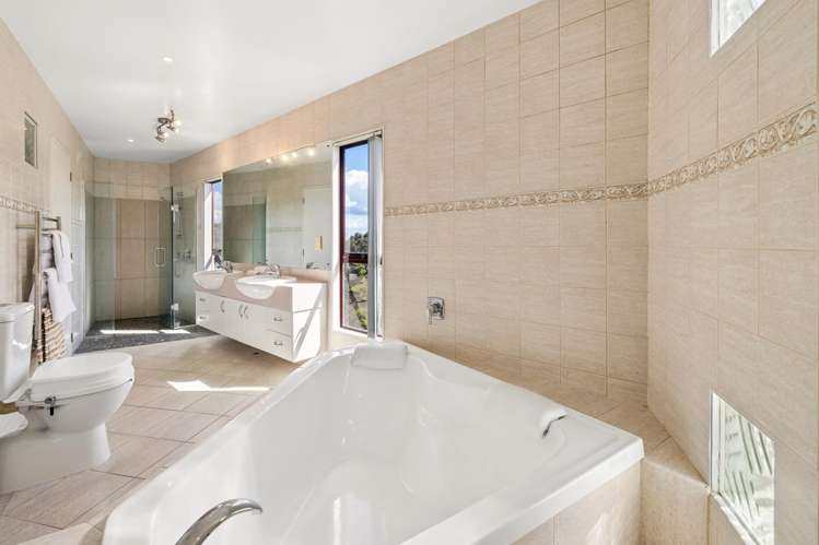 77 Fitzwilliam Drive Torbay_14