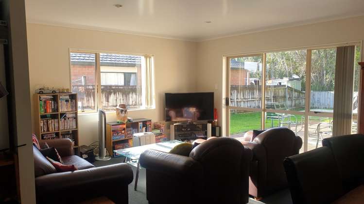 8 Neesons Way Glendene_5