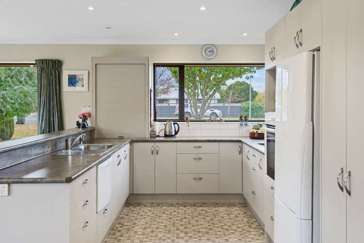 81 North Terrace Darfield_2